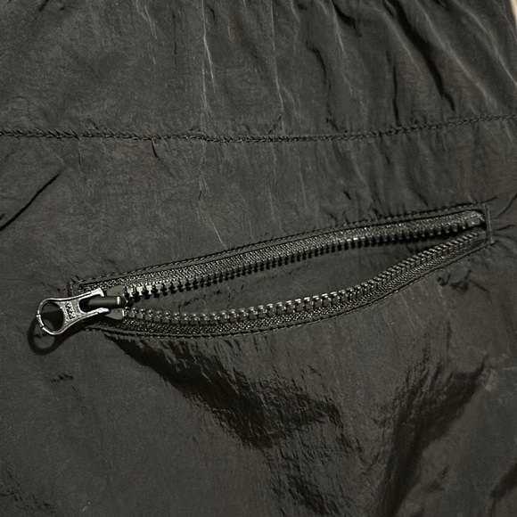 AE Nylon Shorts - Picture 4 of 5